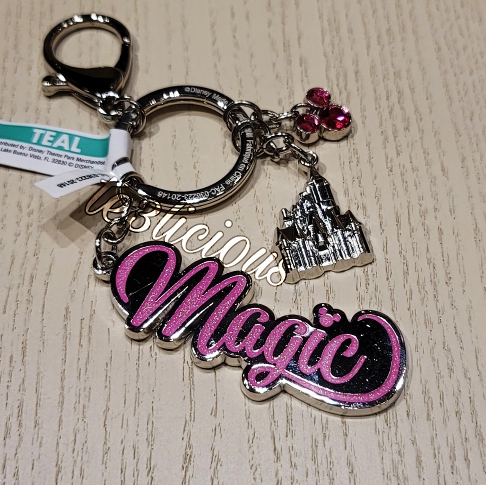 DISNEY PARKS MAGIC KEYCHAIN - Picture 2 of 4